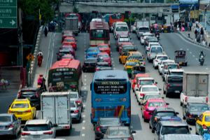 traffico strada macchine